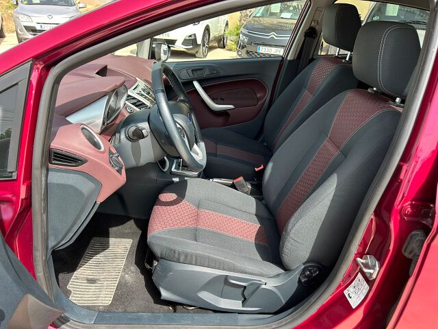FORD FIESTA TITANIUM AUTO 1.4 SPANISH LHD IN SPAIN 55000 MILES SUPERB 2010